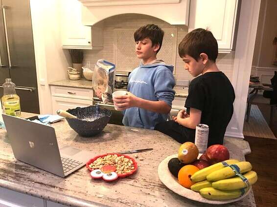 מפגש בישול בזום בתקופת הקורונה // צילום: פרטי